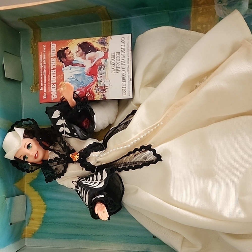 Vintage Scarlett O Hara Doll with Black and White Outfit Hollywood Legends Colle - Picture 2 of 9